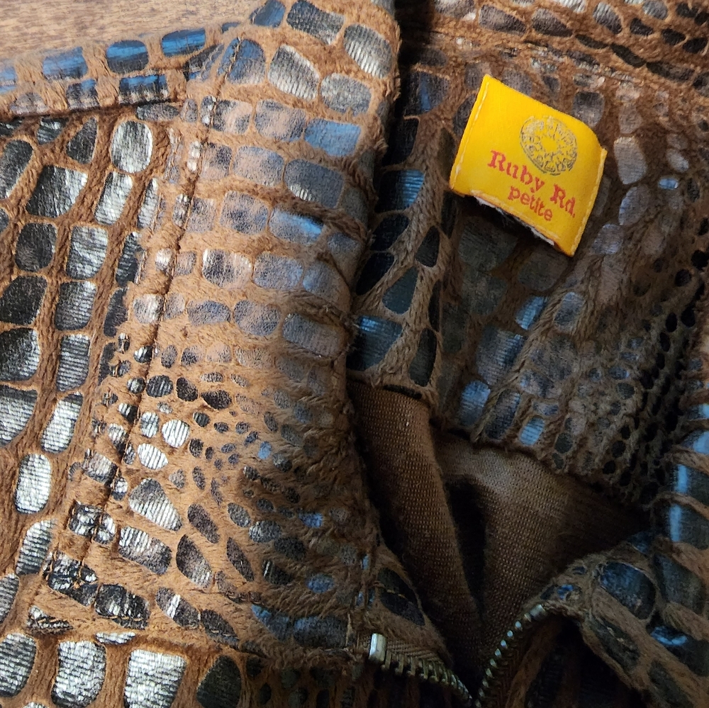 Ruby Rd. Large Petite Animal Print Jacket. - Picture 5 of 6